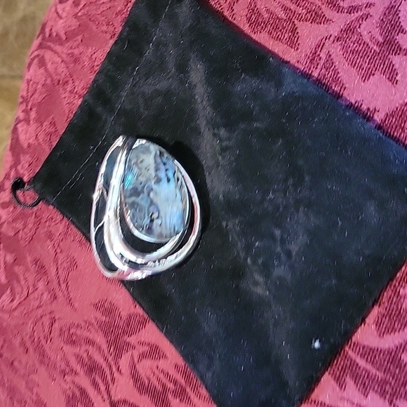 Women's lapis lazuli stone cuff bracelet - Picture 9 of 9